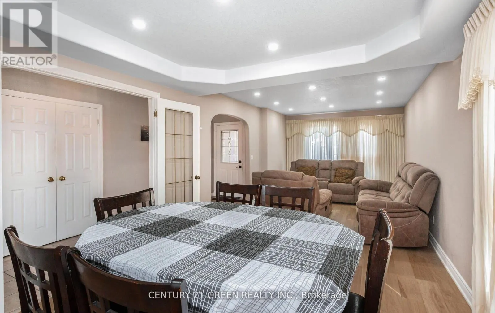 104 LILYWOOD DRIVE