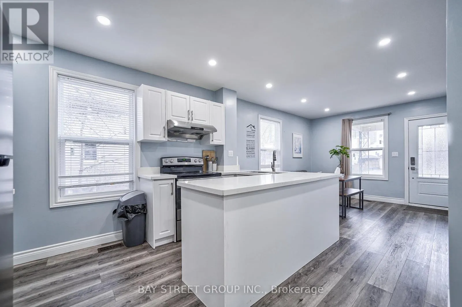 5241 KITCHENER STREET