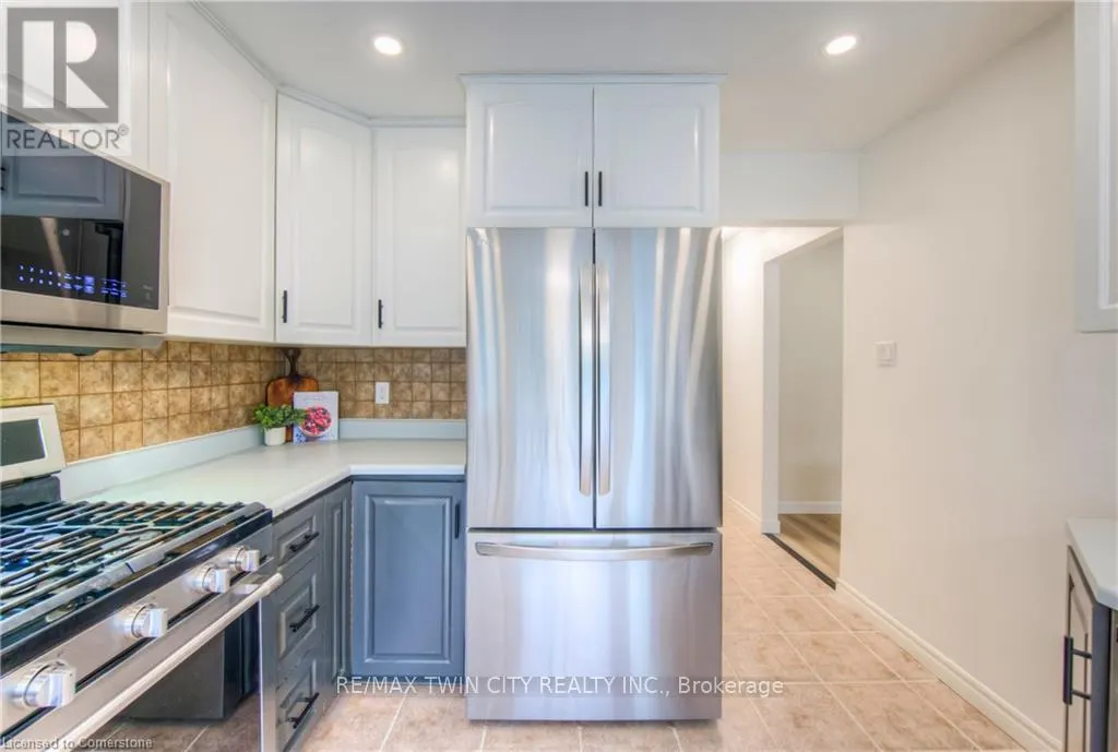 243 HIGHVIEW DRIVE
