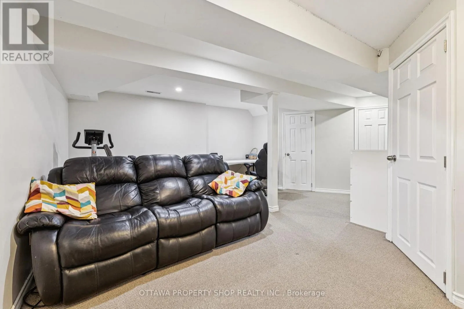 67 GENTLE GATE CRESCENT
