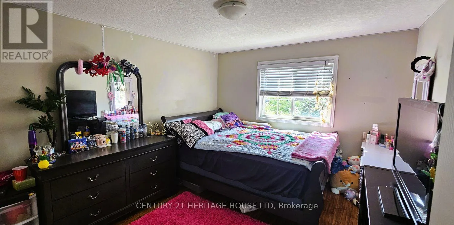 256 SIENNA CRESCENT