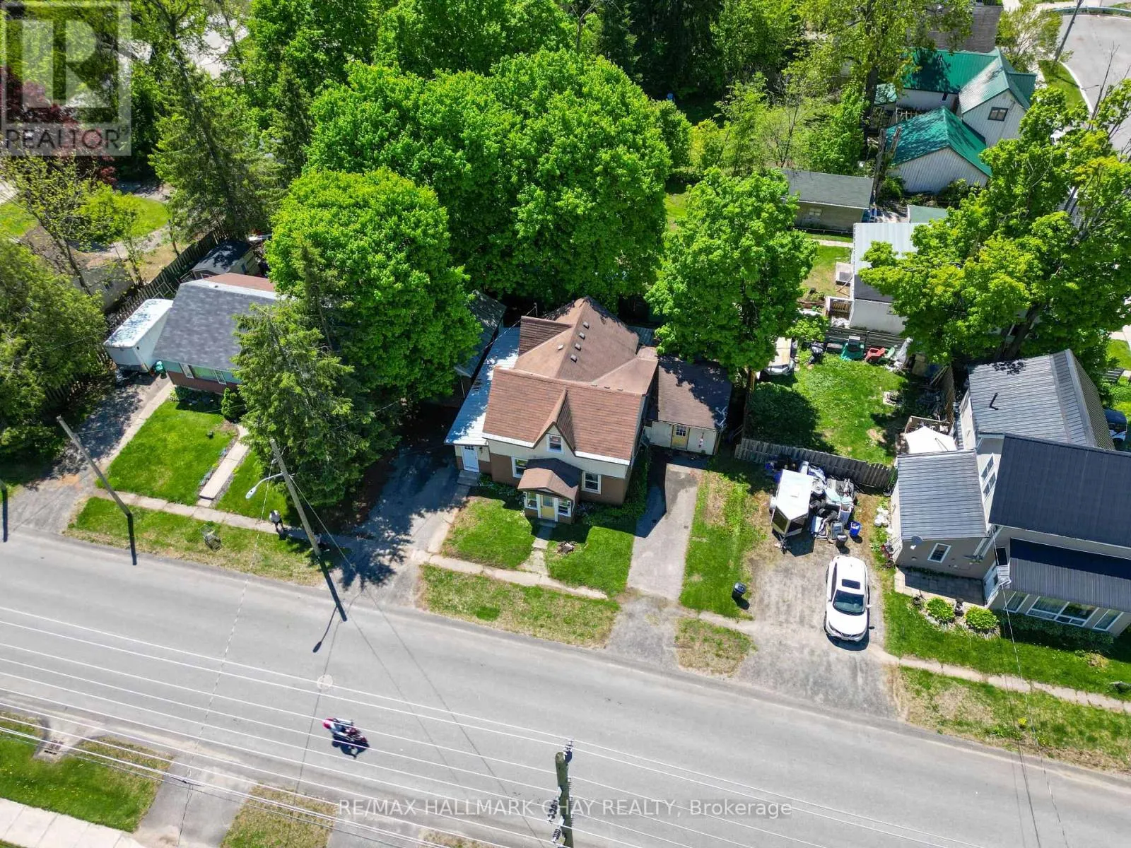 635 FIRST STREET S
