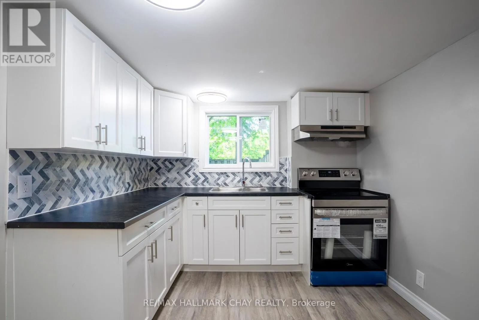 635 FIRST STREET S