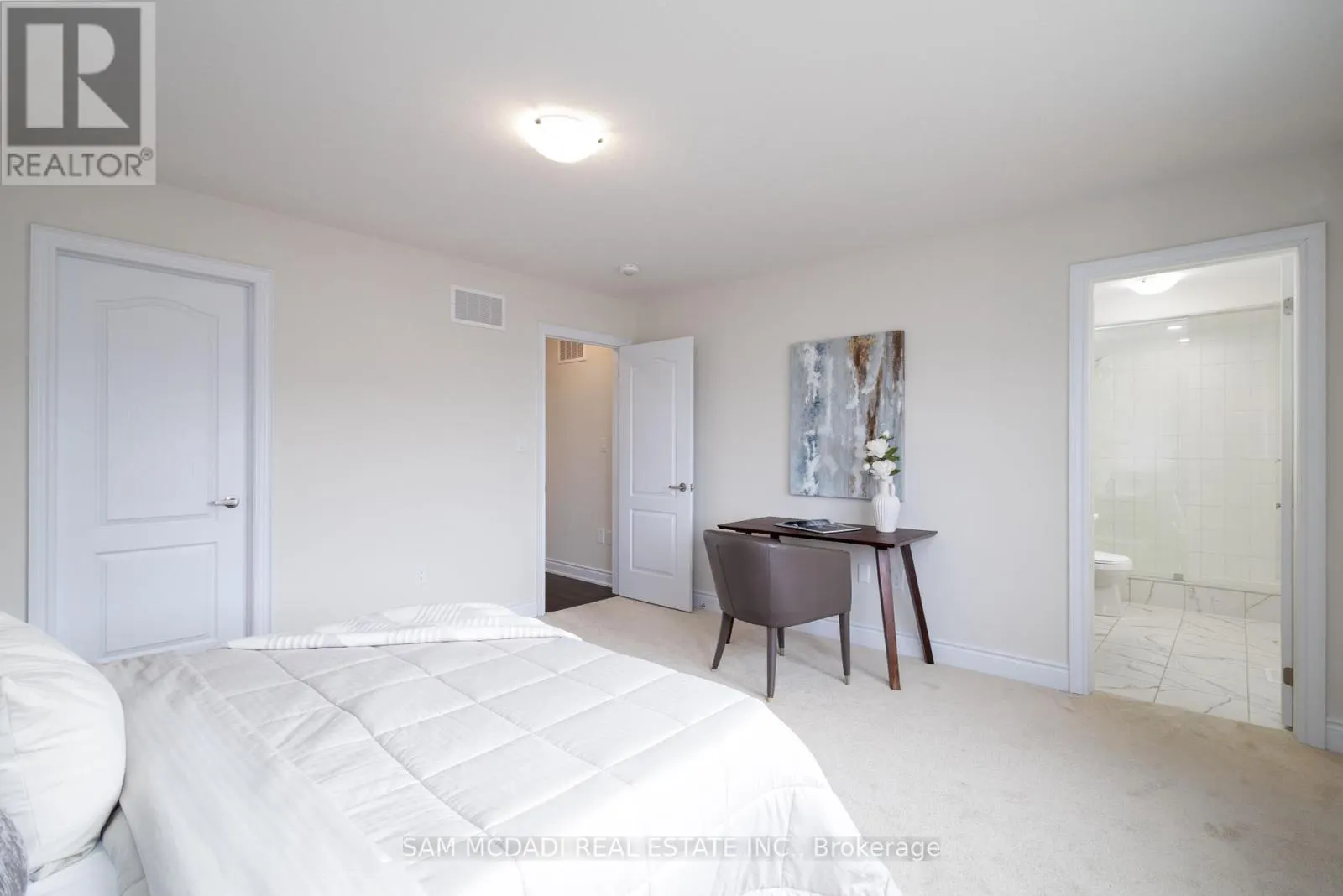 180 WHITHORN CRESCENT