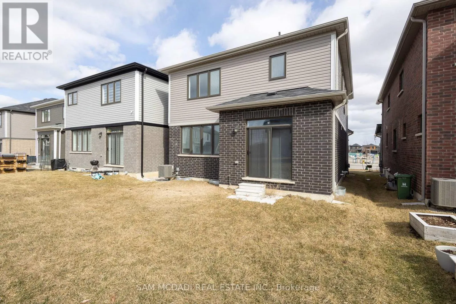 180 WHITHORN CRESCENT