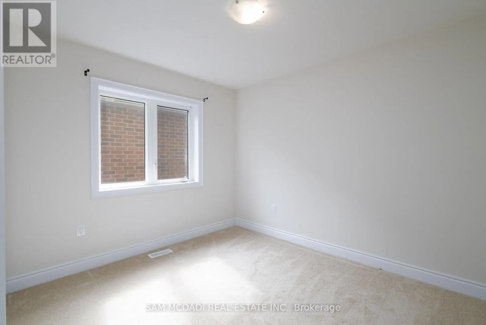 180 WHITHORN CRESCENT