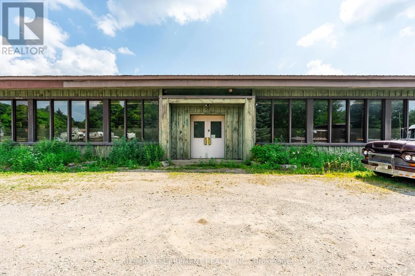 1090 BROCK ROAD