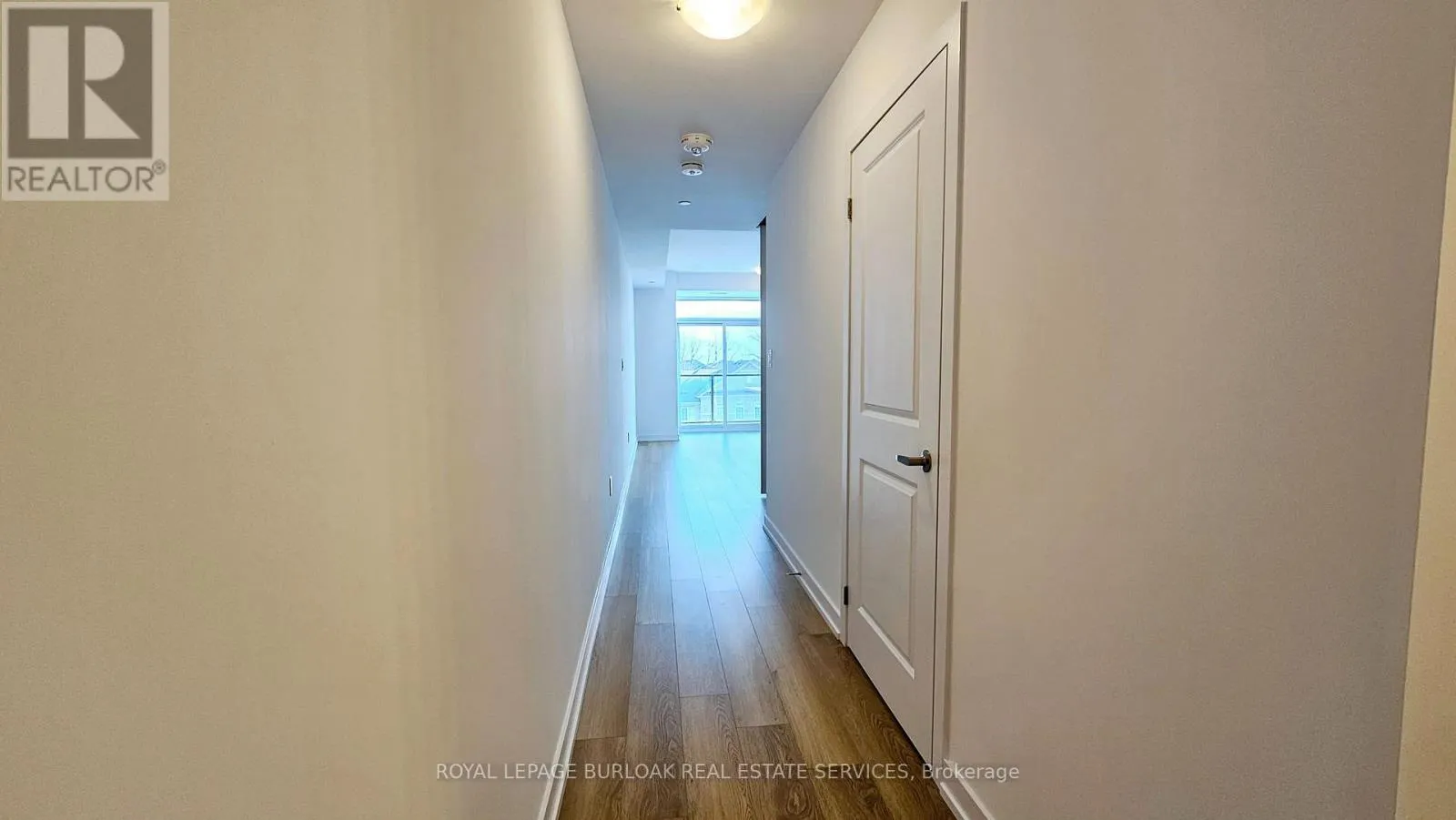 322 - 470 DUNDAS STREET