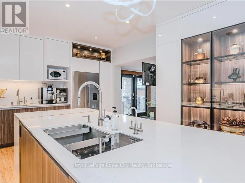 80 LONDON ROAD W