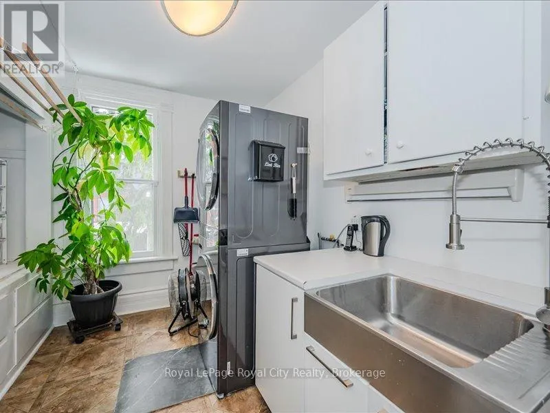 80 LONDON ROAD W