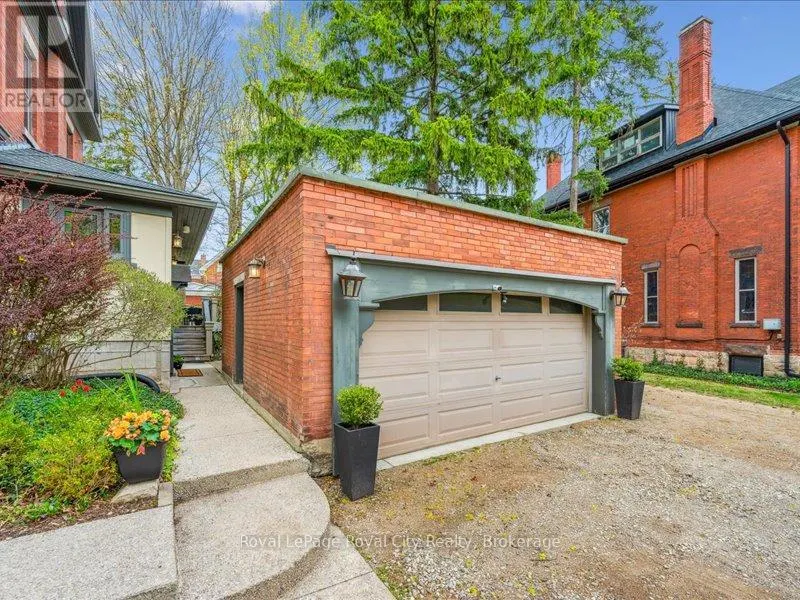 80 LONDON ROAD W