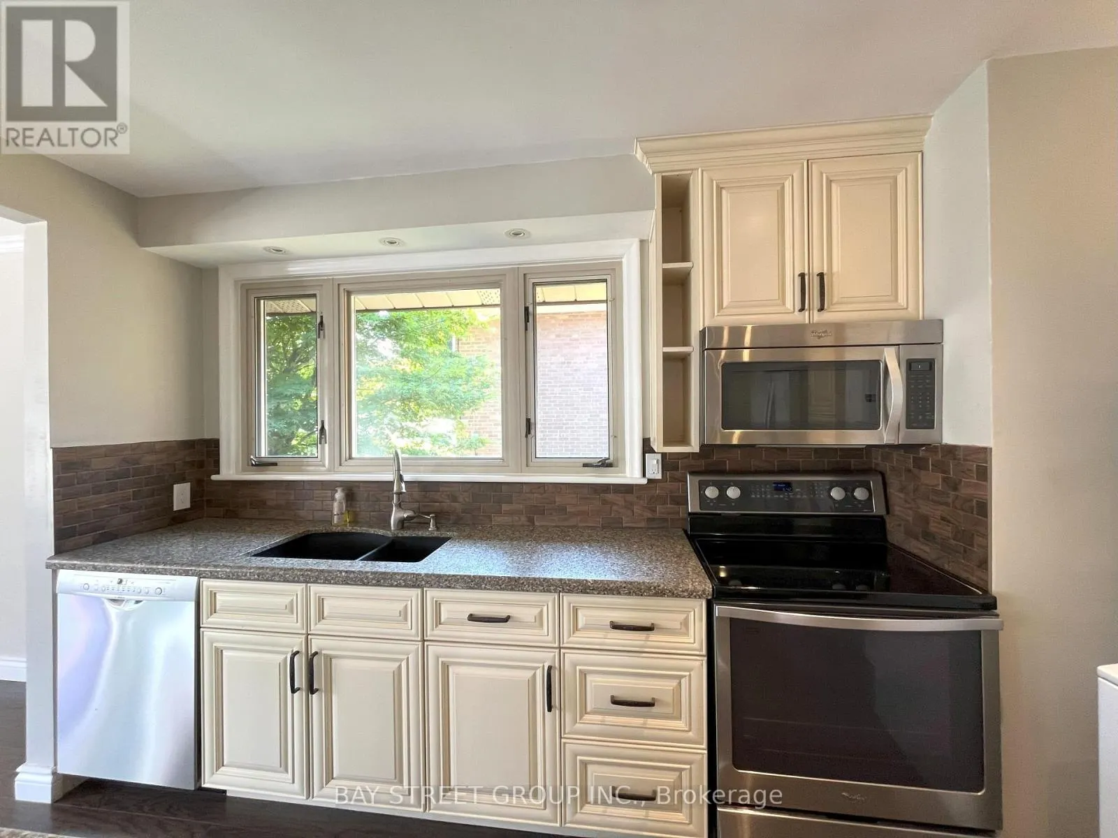 UPPER UNIT - 80 HOSTEIN DRIVE