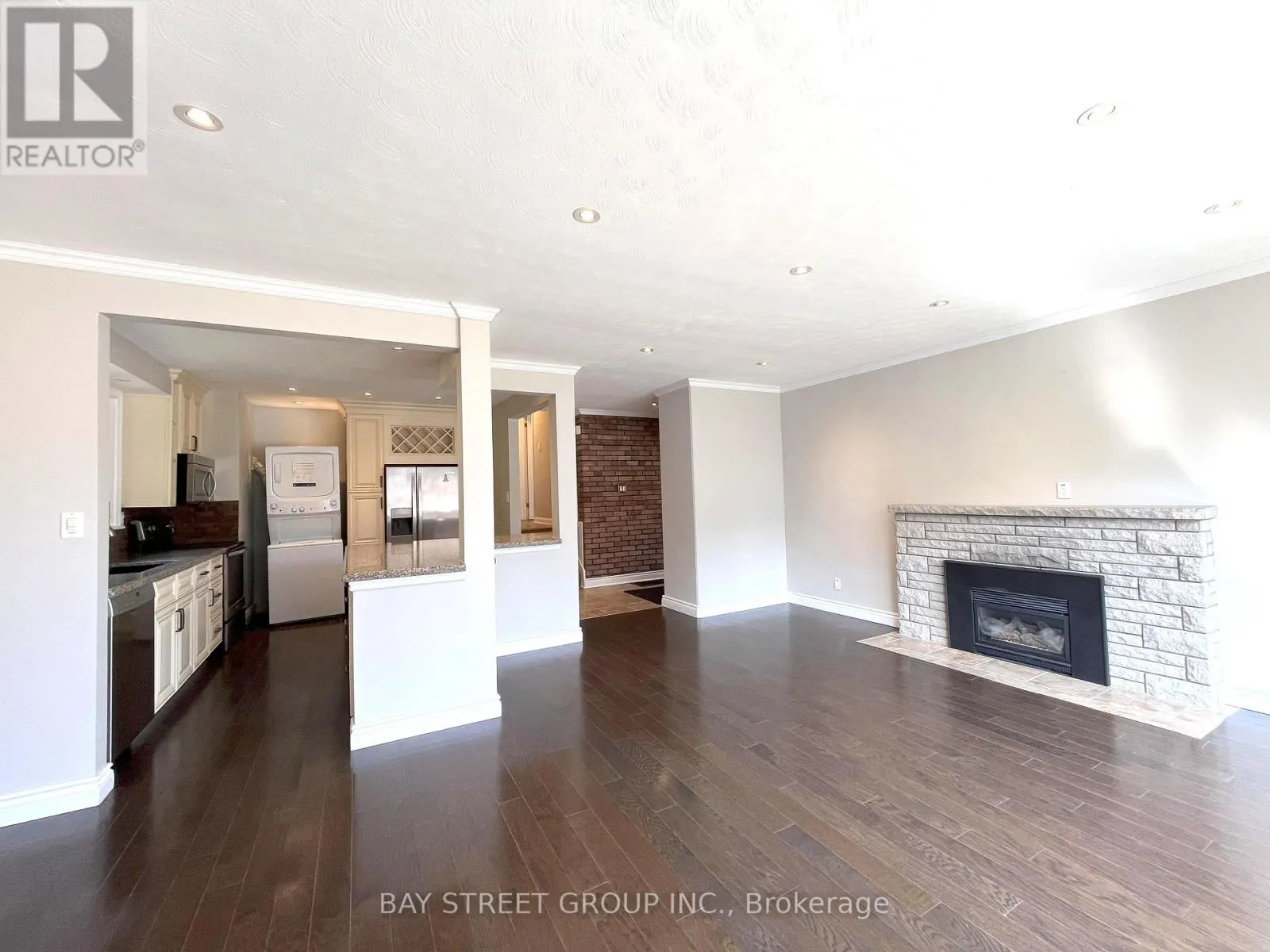 UPPER UNIT - 80 HOSTEIN DRIVE