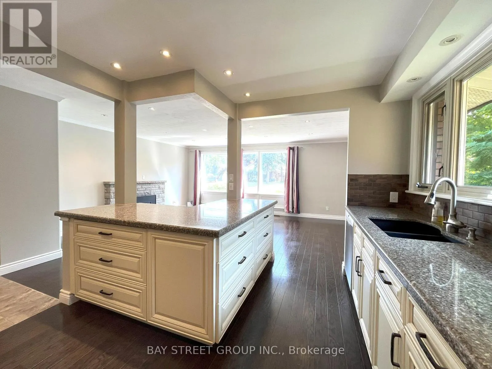 UPPER UNIT - 80 HOSTEIN DRIVE