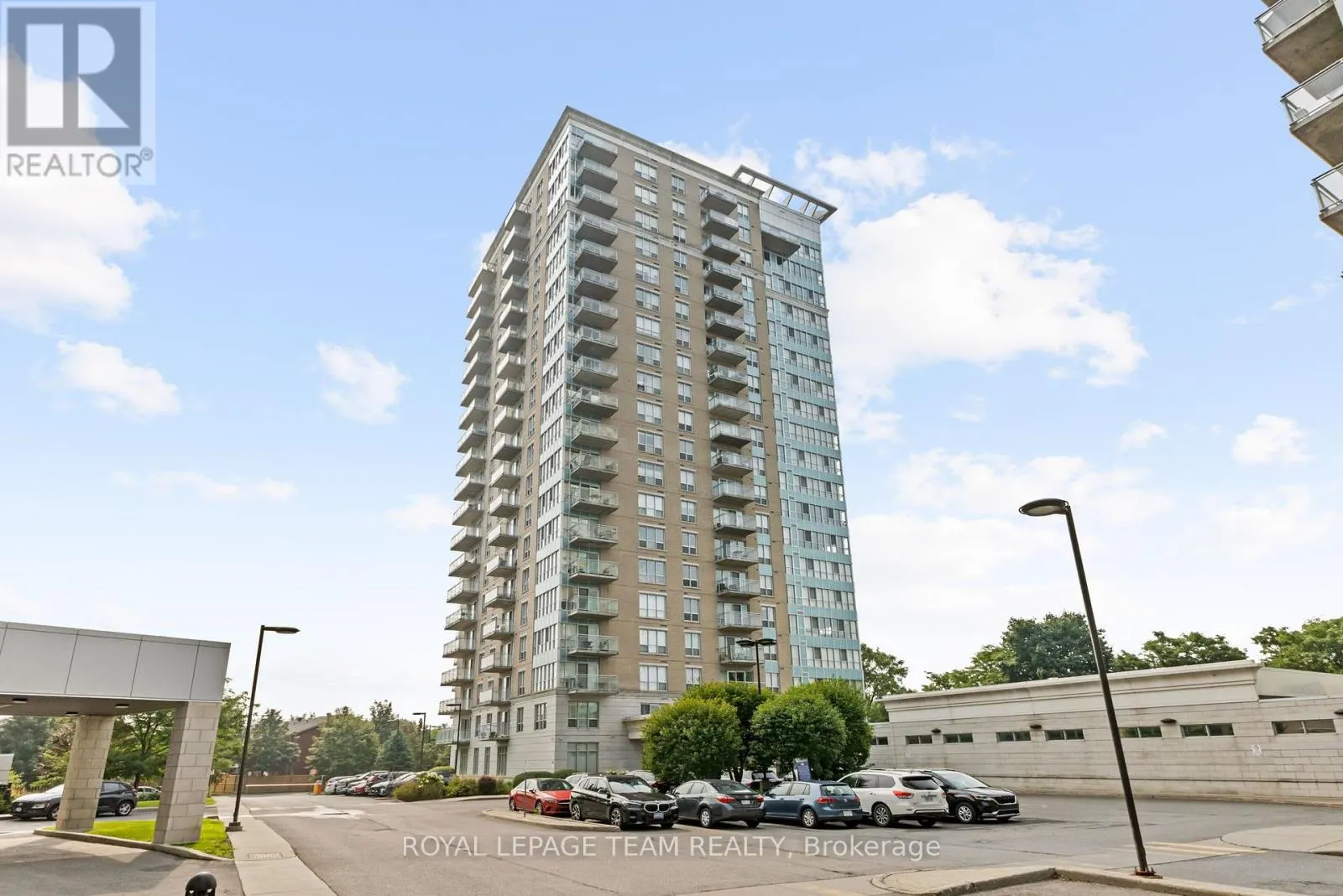1408 - 90 LANDRY STREET