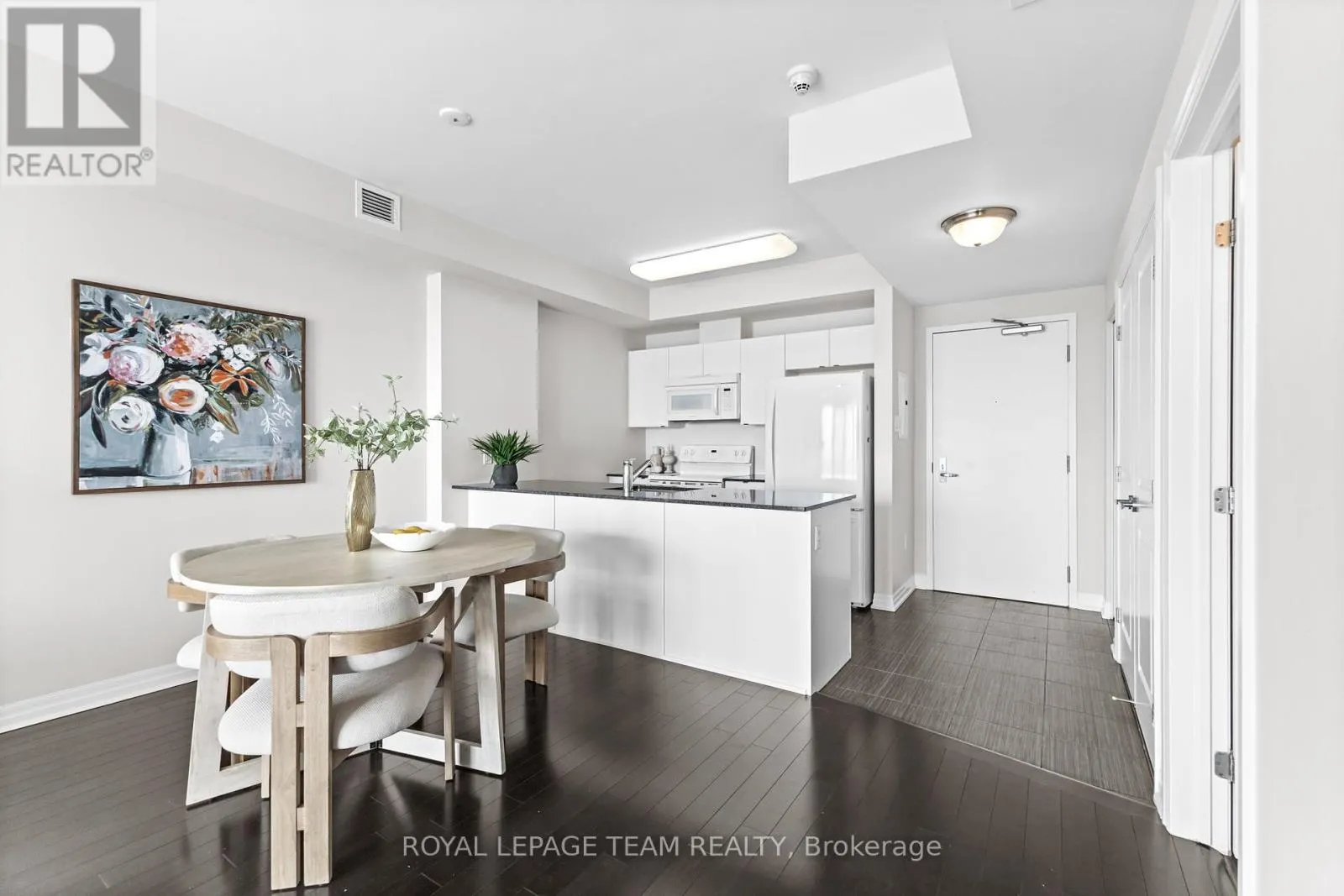 1408 - 90 LANDRY STREET