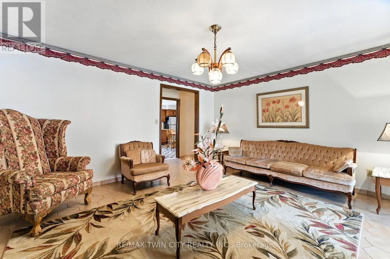 77 GLENWOOD DRIVE