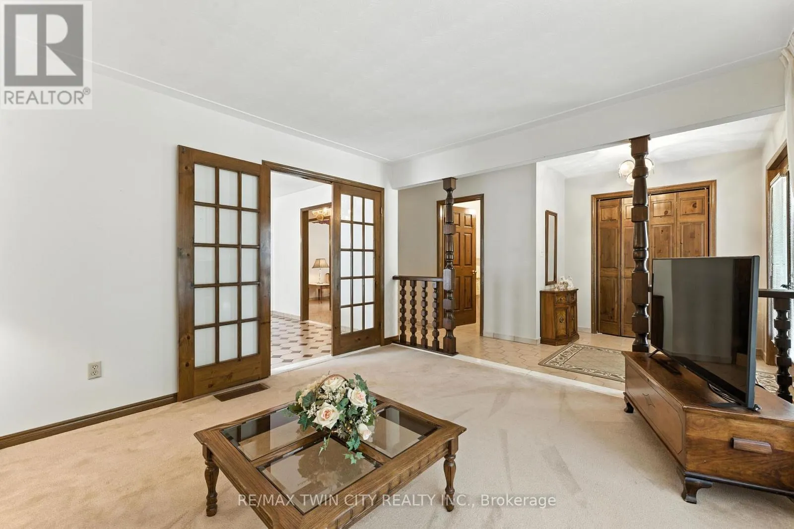 77 GLENWOOD DRIVE