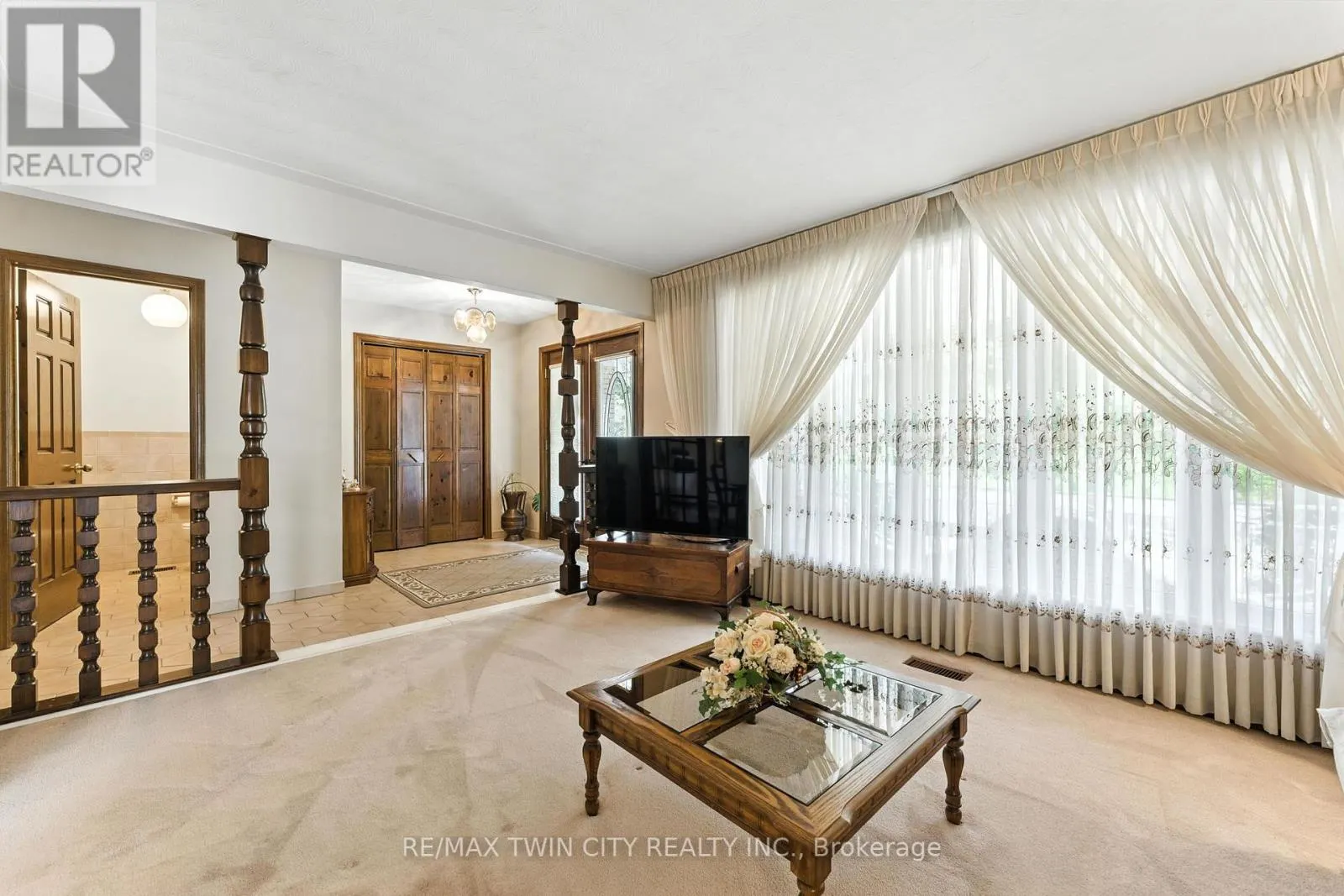 77 GLENWOOD DRIVE