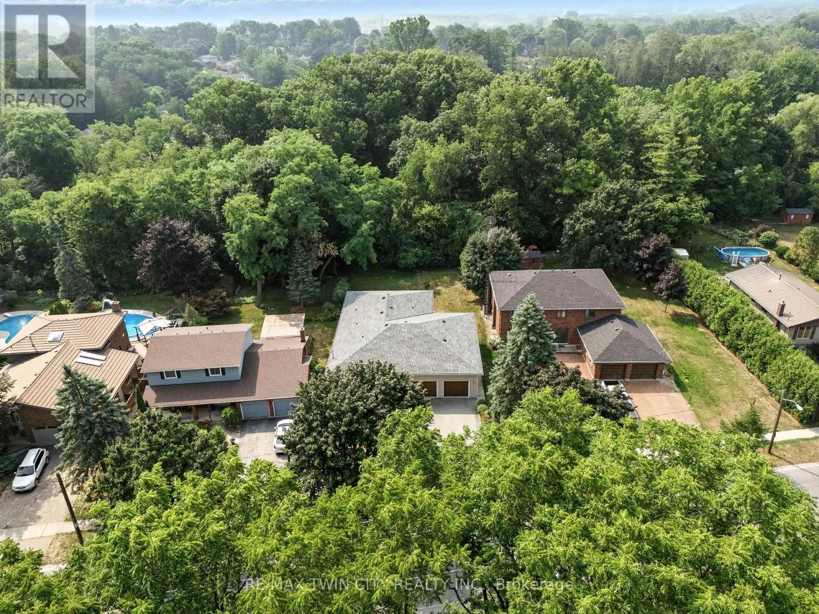 77 GLENWOOD DRIVE