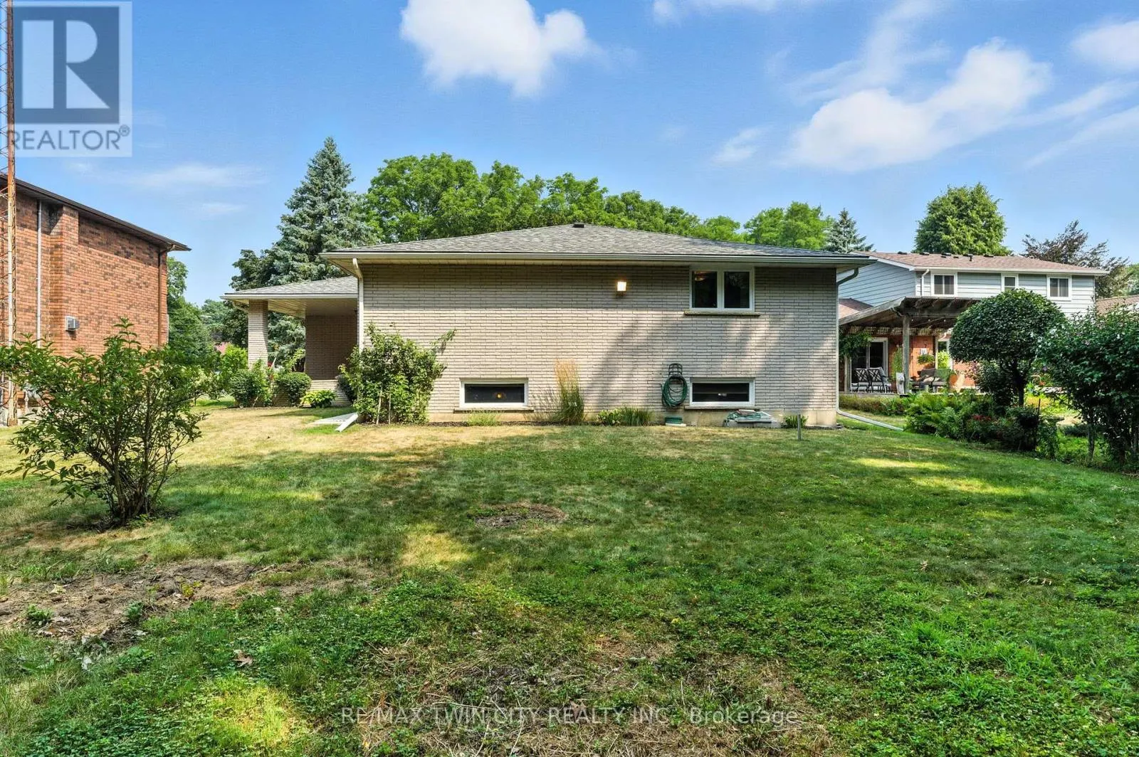 77 GLENWOOD DRIVE