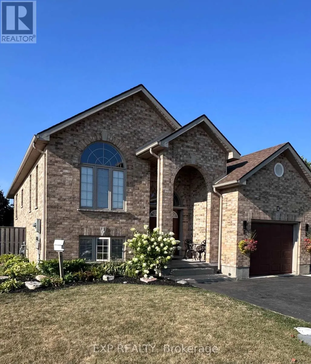 1 FALCONRIDGE COURT