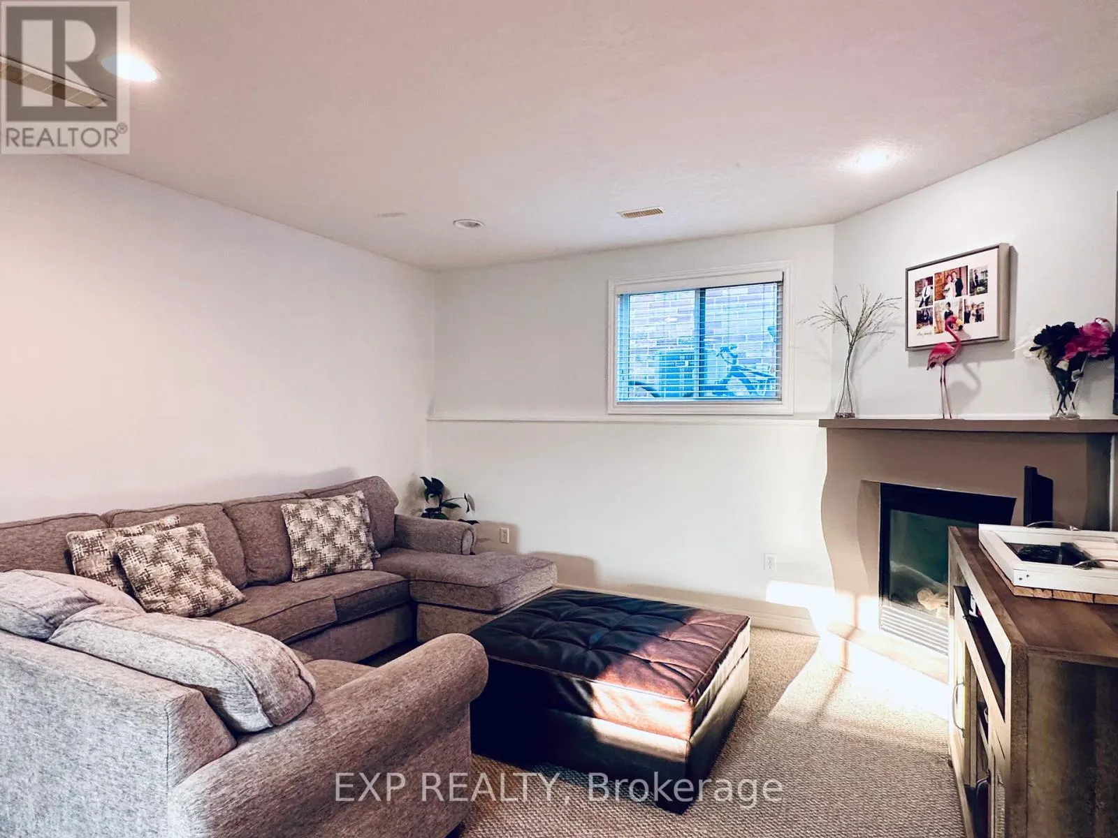1 FALCONRIDGE COURT