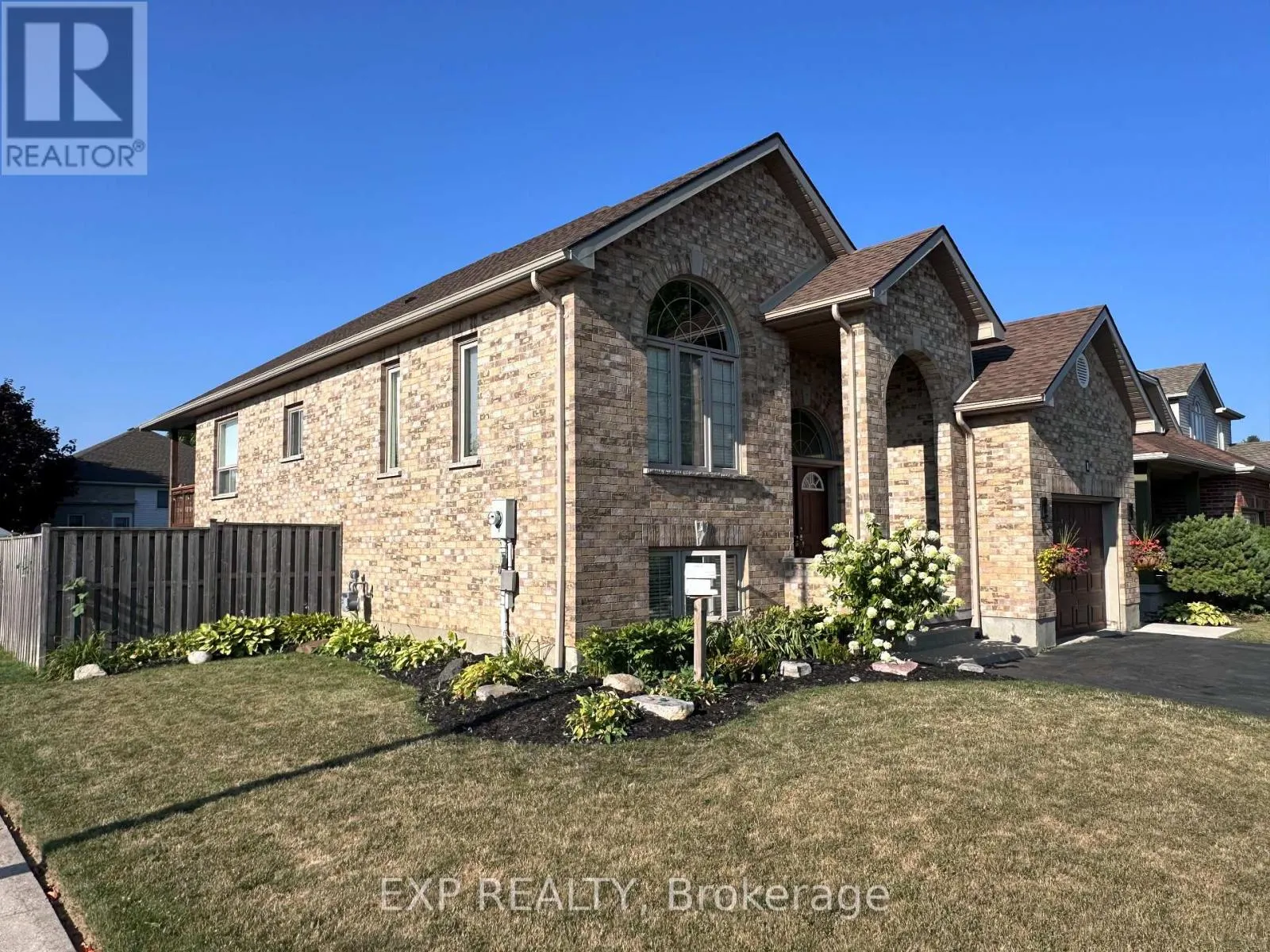 1 FALCONRIDGE COURT