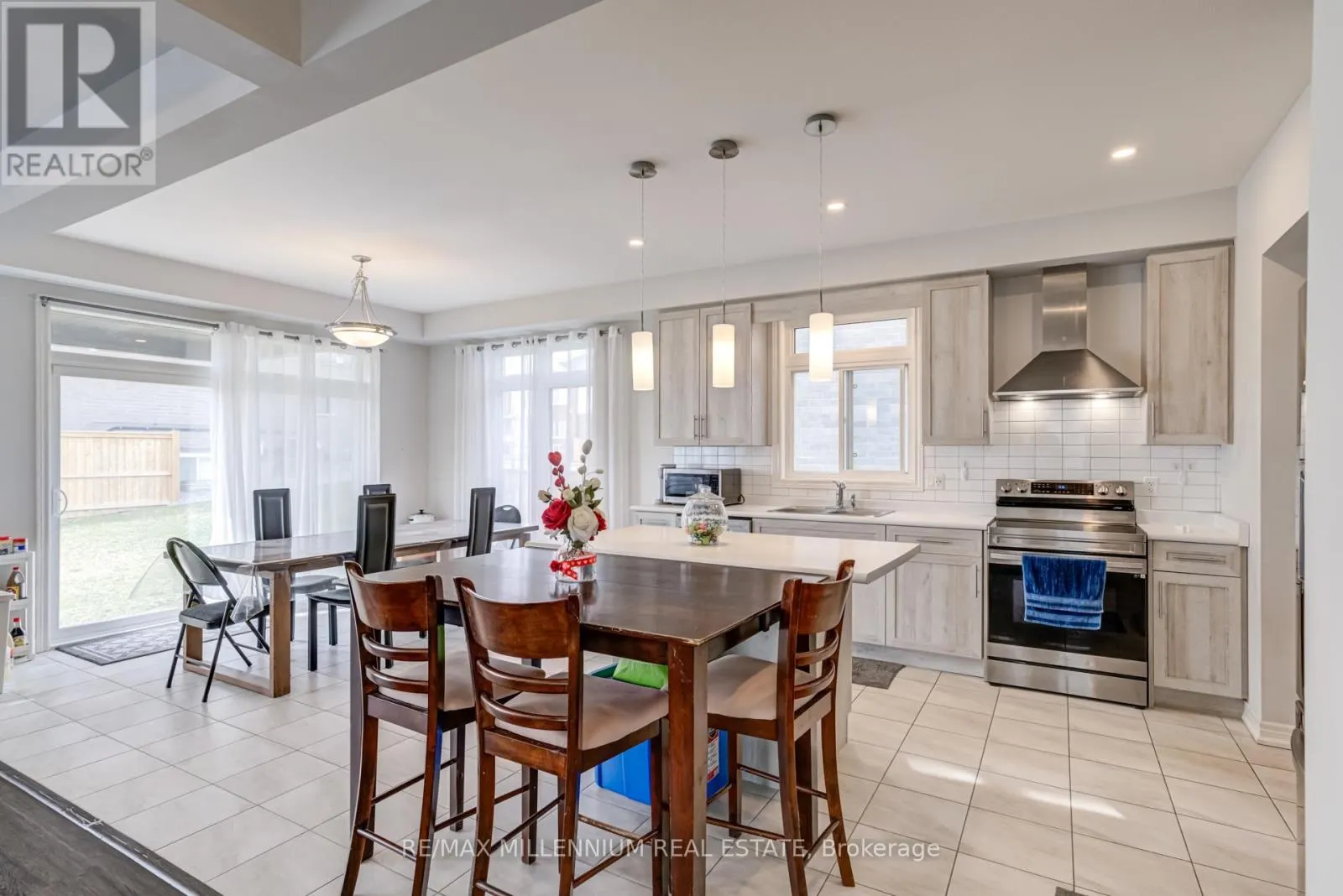 3597 CAROLINIA COURT