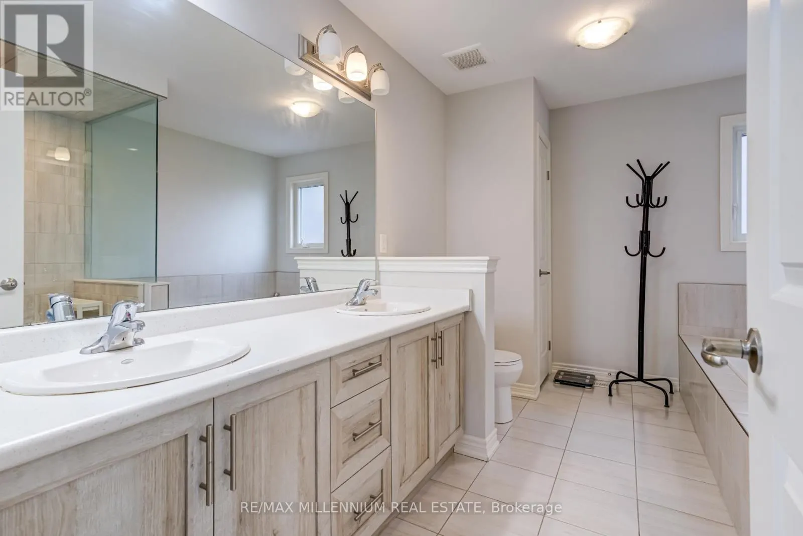 3597 CAROLINIA COURT