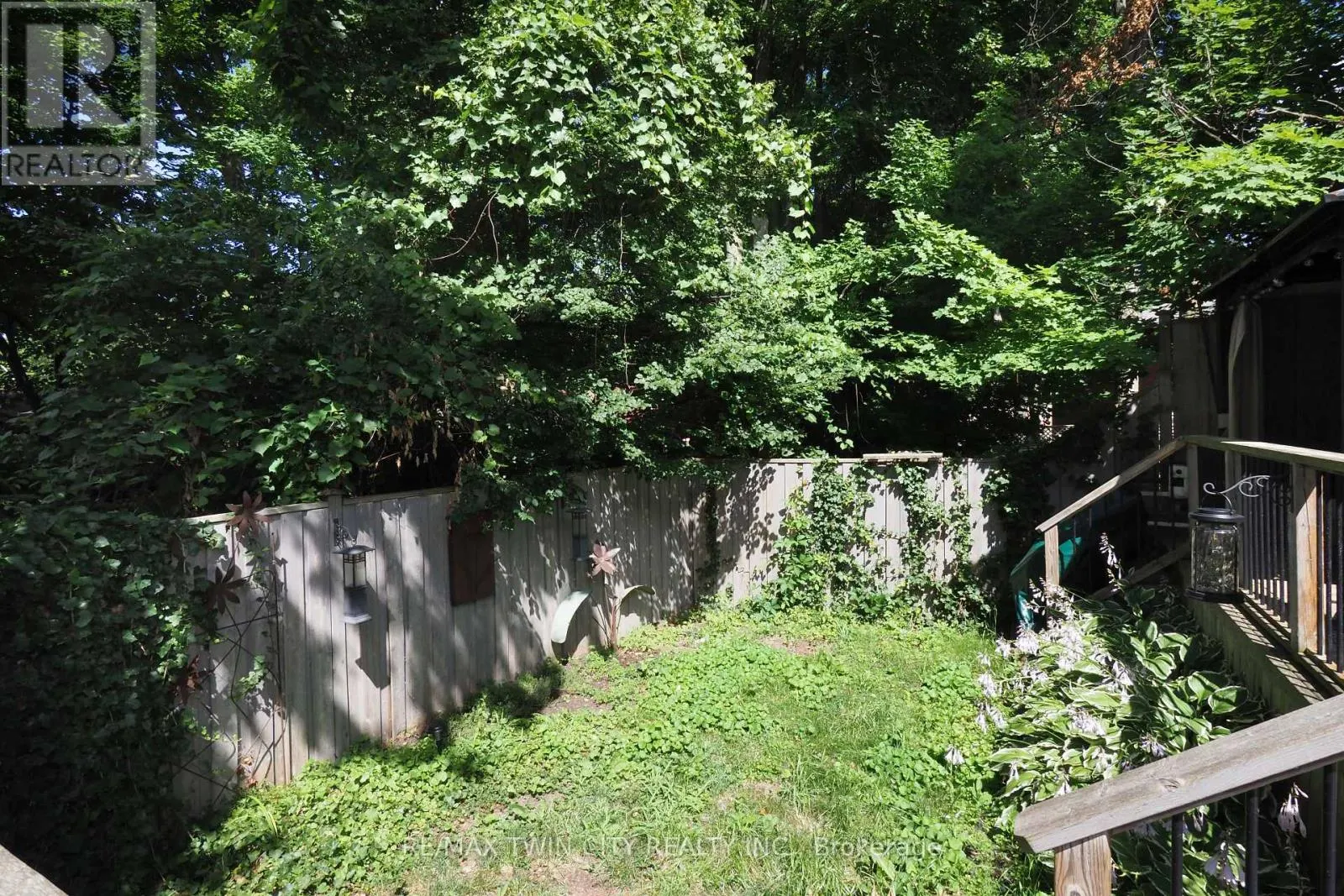 218 GREENBROOK DRIVE