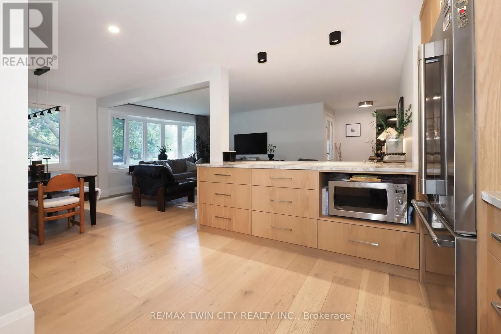 218 GREENBROOK DRIVE