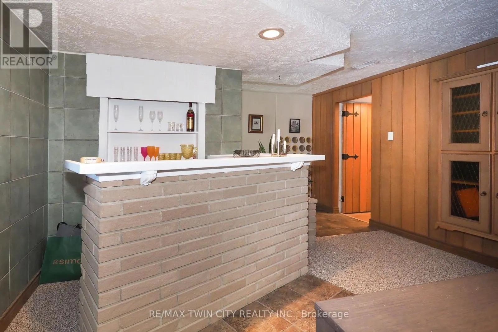 218 GREENBROOK DRIVE