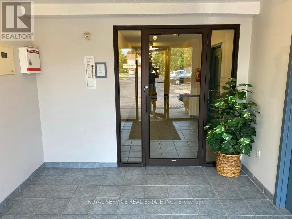 104 - 209-A SUTHERLAND CRESCENT, #104