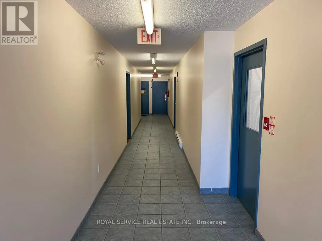 104 - 209-A SUTHERLAND CRESCENT, #104