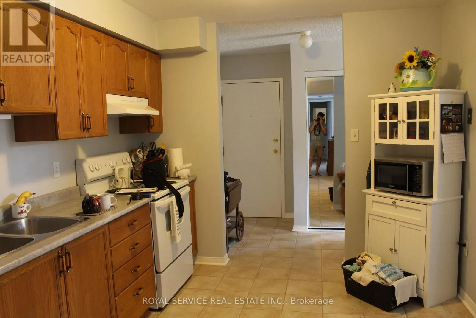 104 - 209-A SUTHERLAND CRESCENT, #104