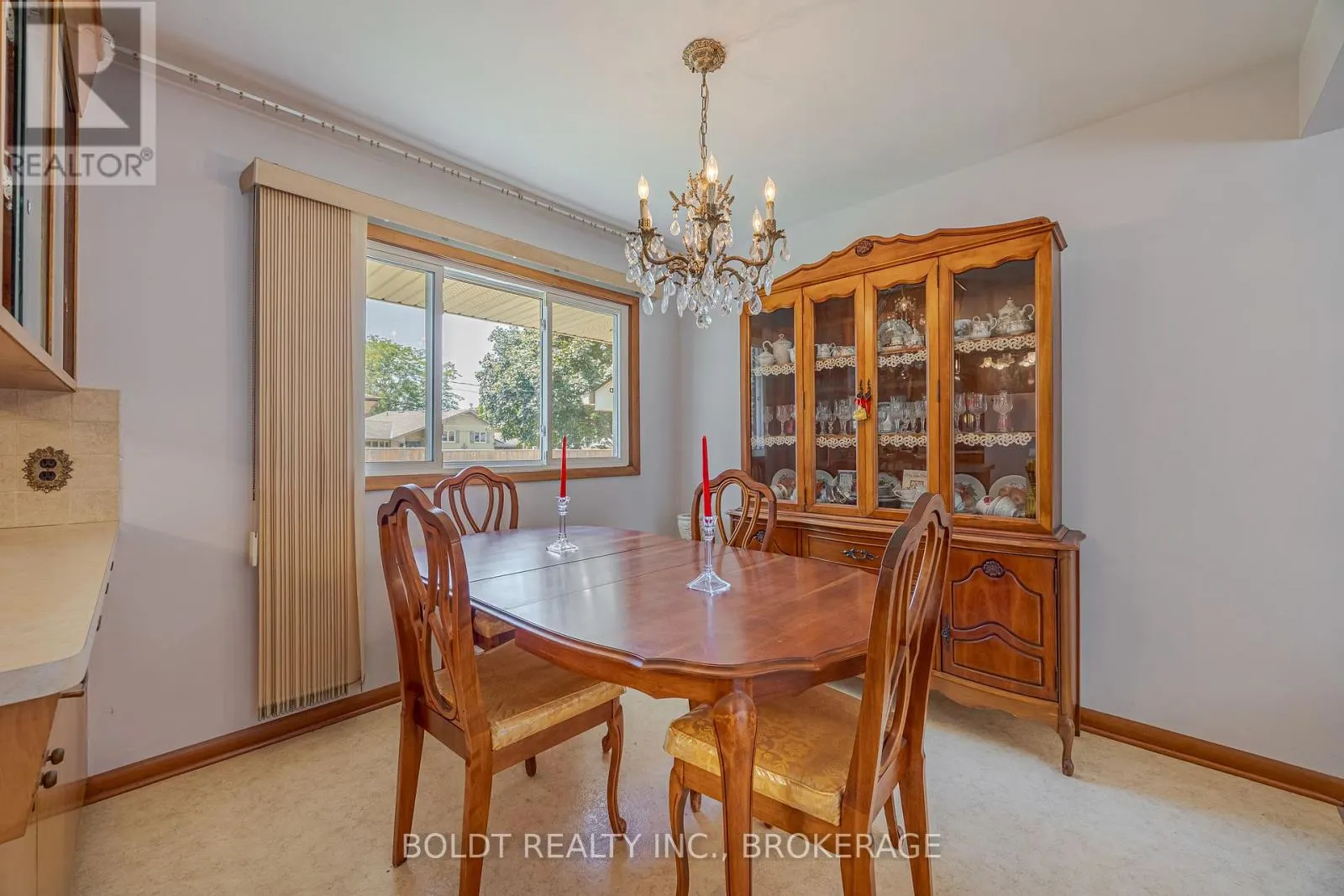 25 LOCKVIEW CRESCENT