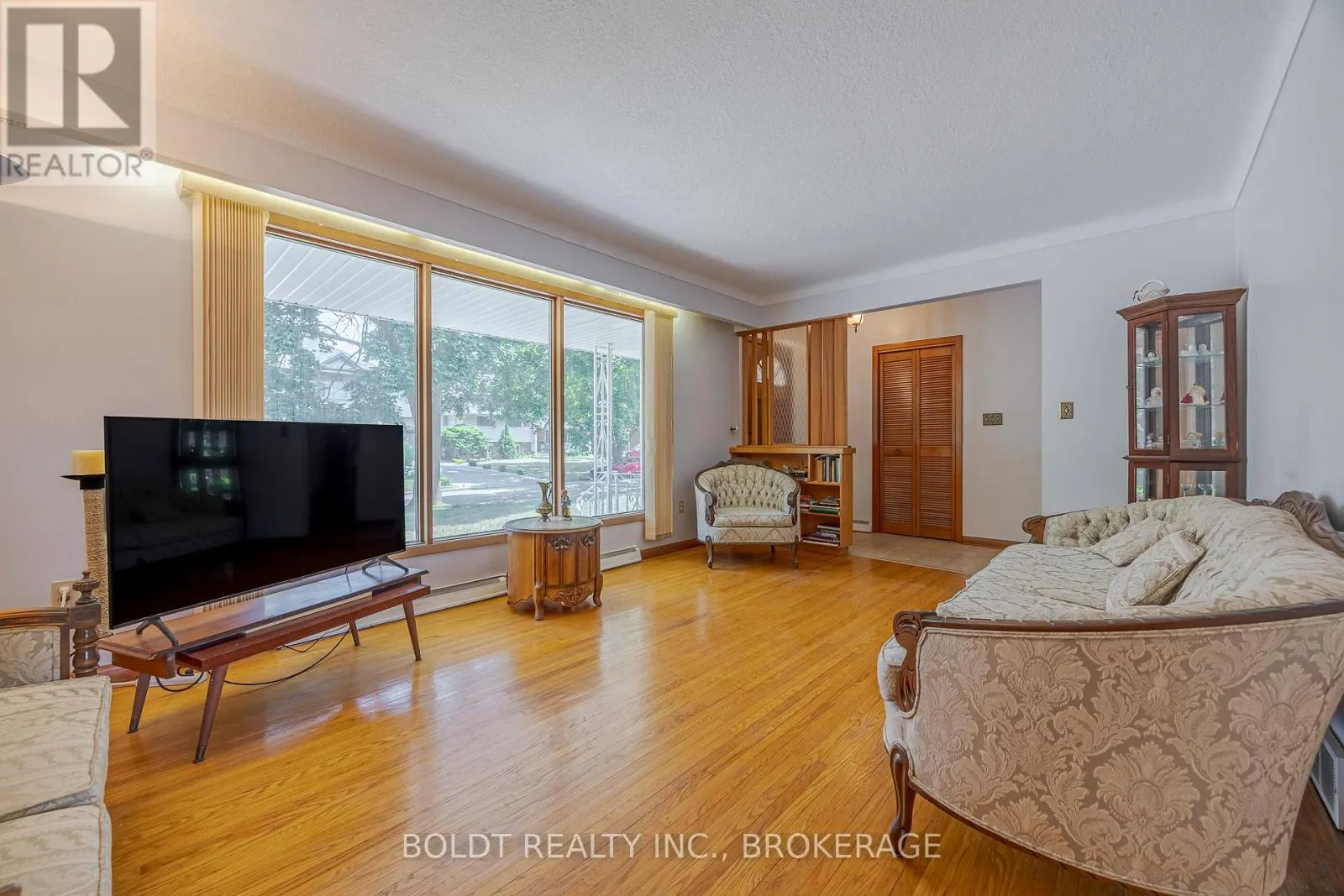25 LOCKVIEW CRESCENT