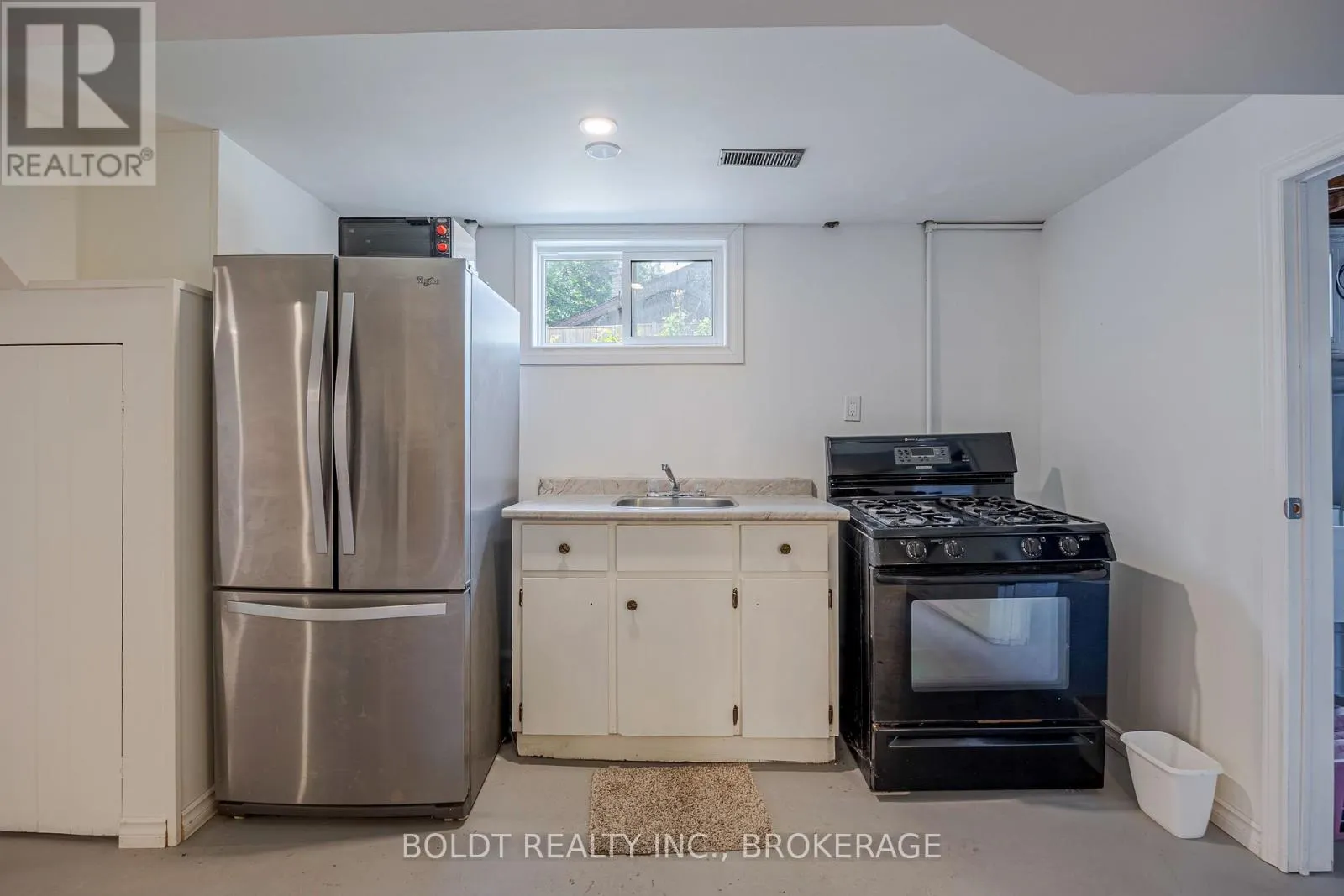 25 LOCKVIEW CRESCENT