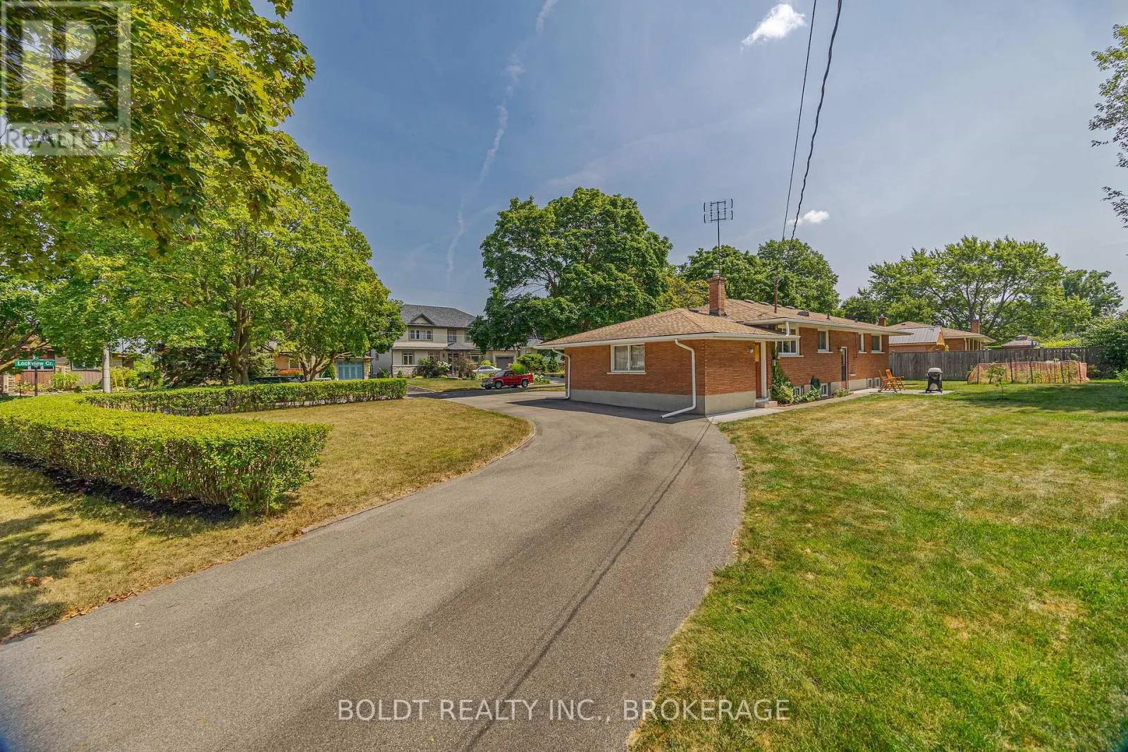 25 LOCKVIEW CRESCENT