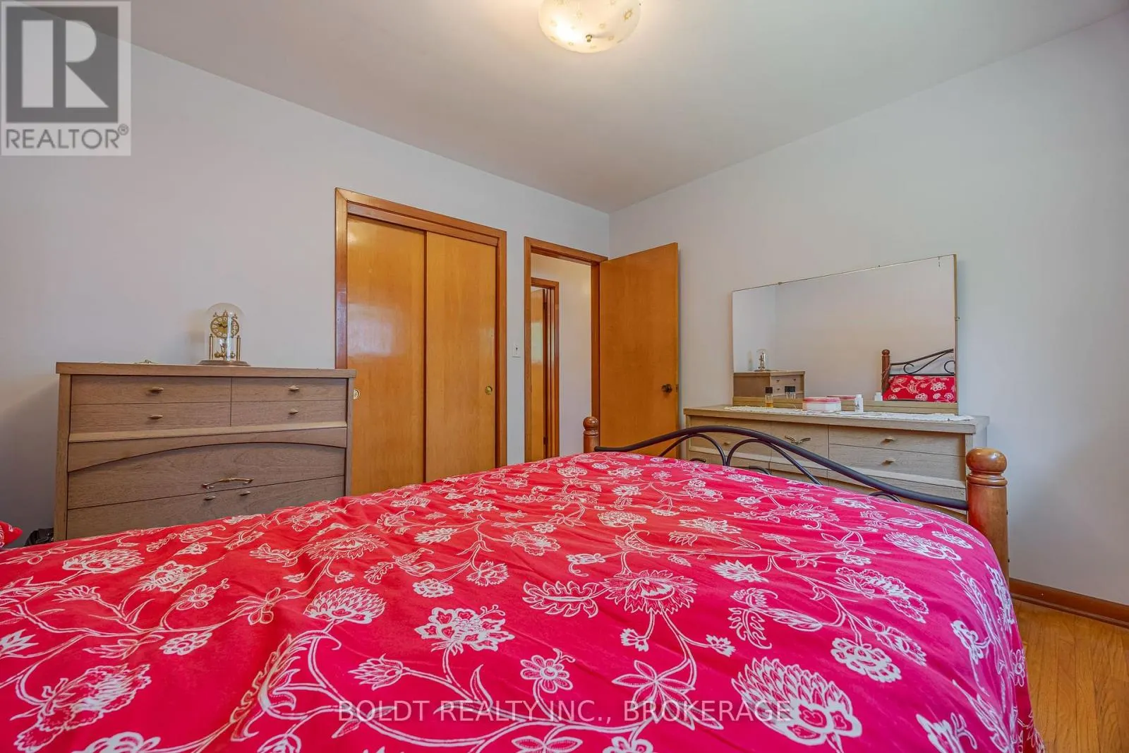 25 LOCKVIEW CRESCENT