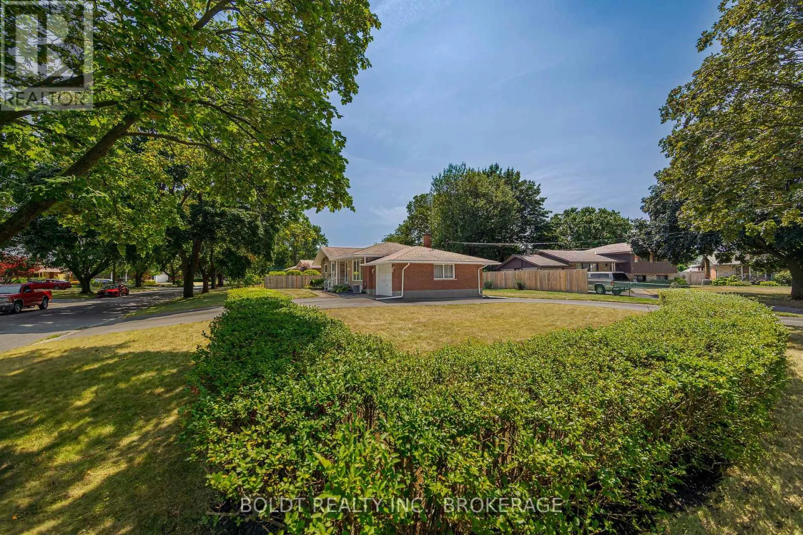 25 LOCKVIEW CRESCENT