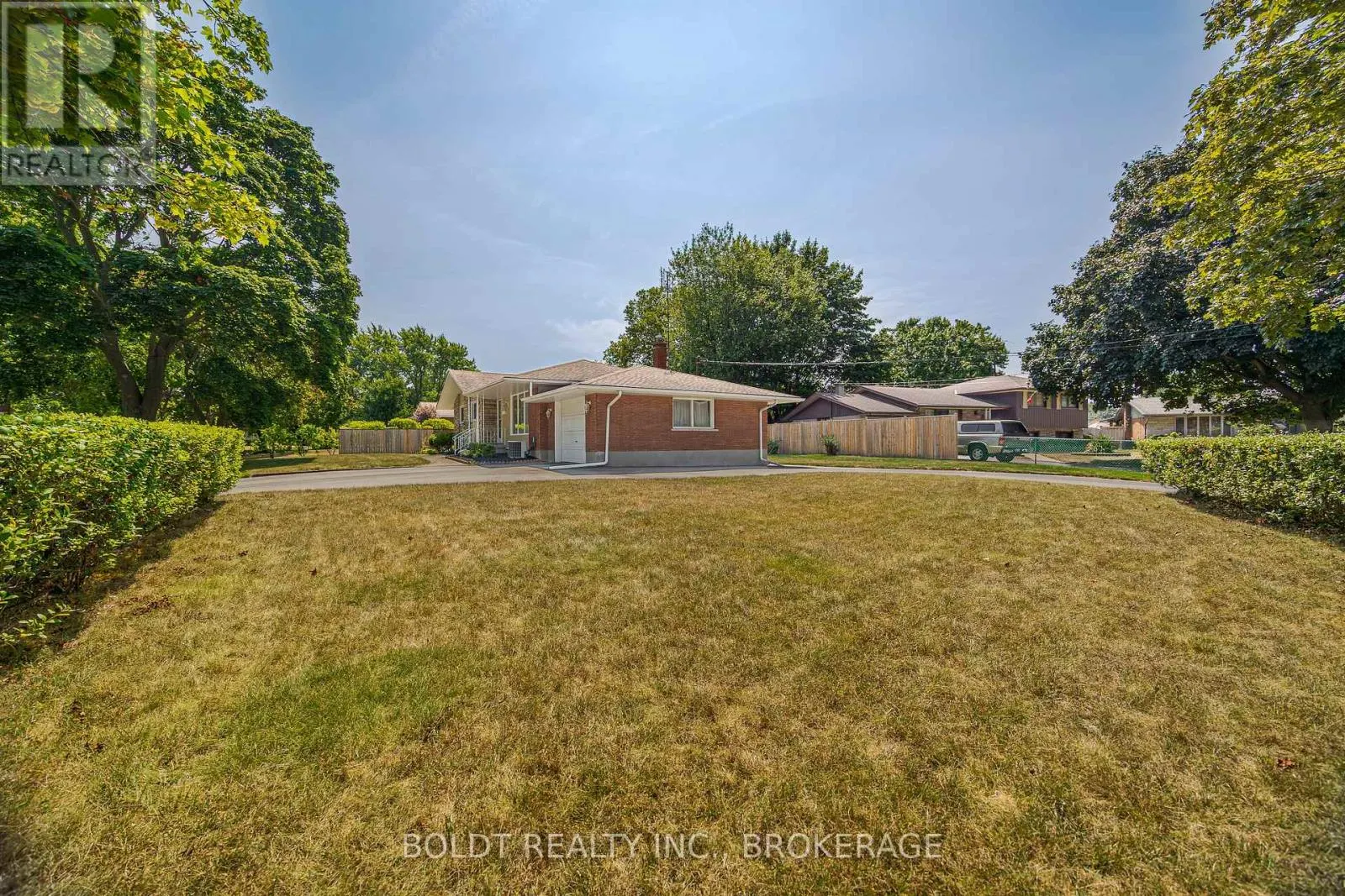 25 LOCKVIEW CRESCENT