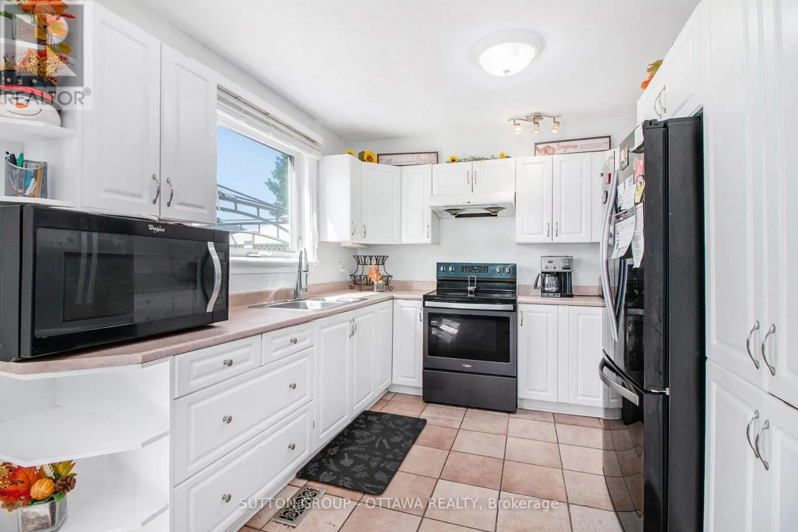 848 BORLAND DRIVE