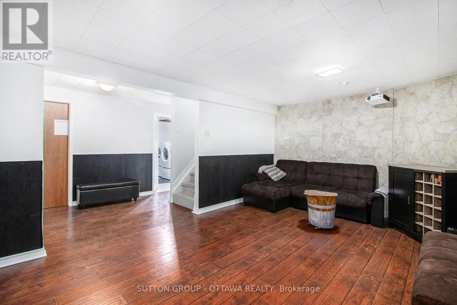 848 BORLAND DRIVE