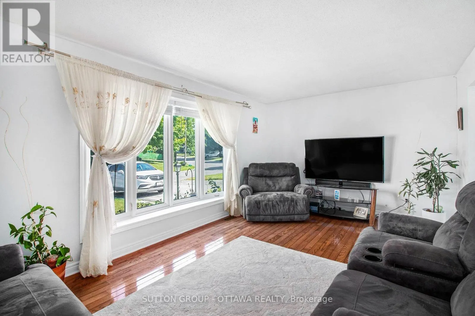 848 BORLAND DRIVE