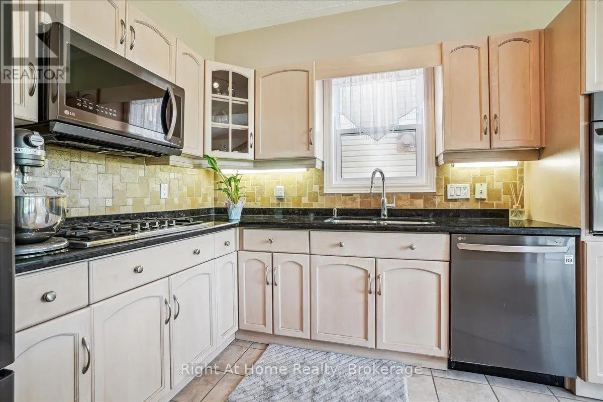 122 HAWKSWOOD DRIVE