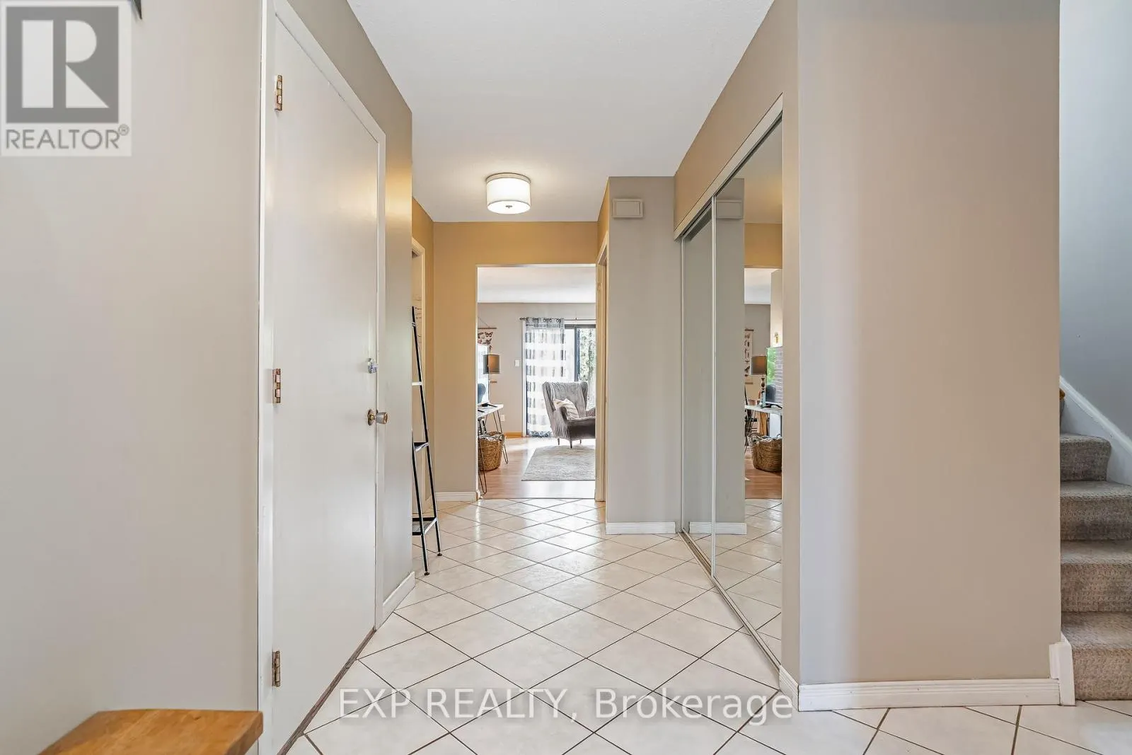 36 BETHUNE WAY