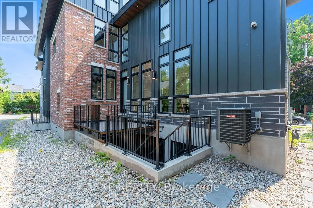 261 DOVERCOURT AVENUE