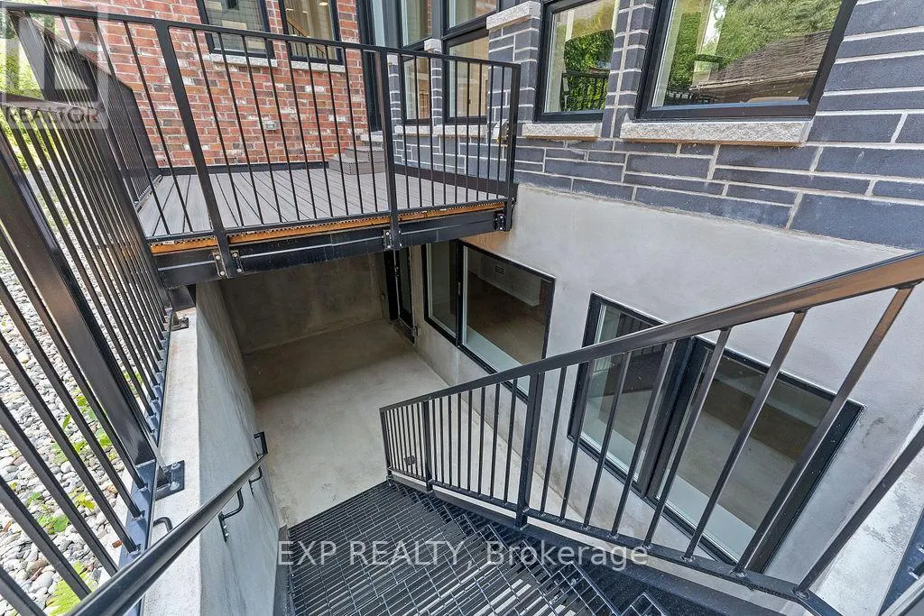 261 DOVERCOURT AVENUE